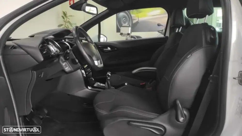 Citroën DS3 1.6 HDi Airdream So Chic - 18