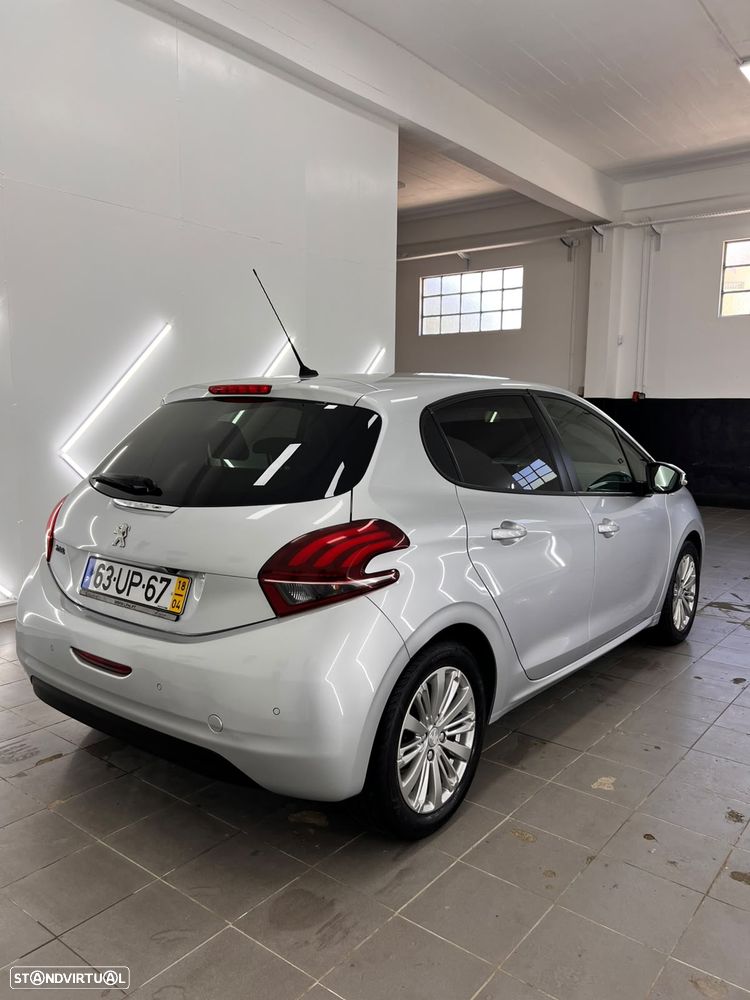 Peugeot 208 1.2 PureTech Style - 5