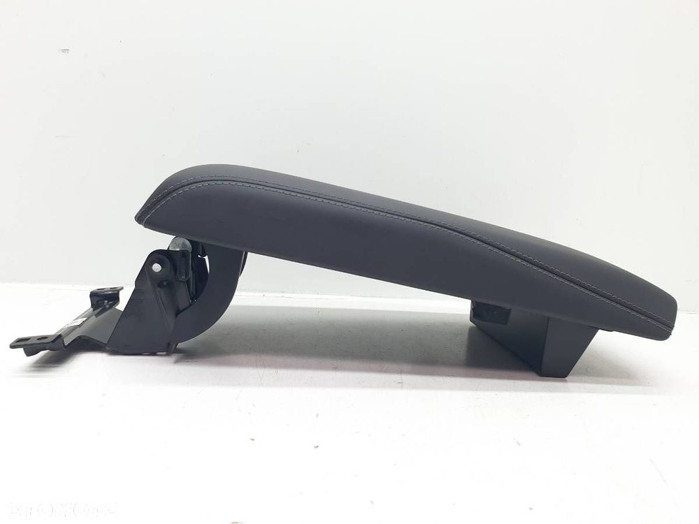 PODŁOKIETNIK CZARNY BAIC BEIJING X7 - 2