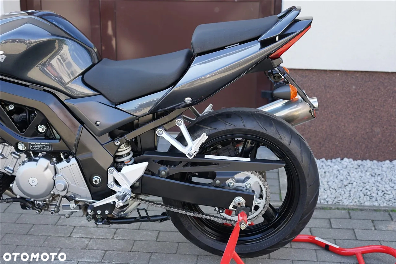 Suzuki SV - 22