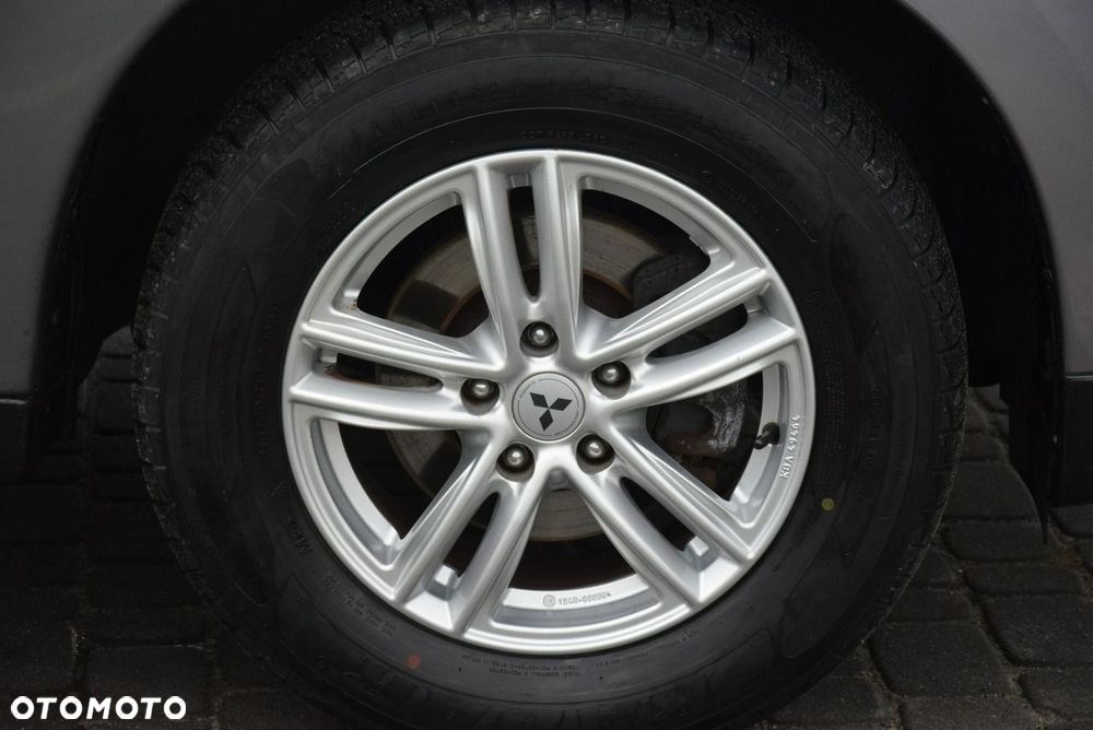 Mitsubishi Outlander 2.0 4WD Invite - 11