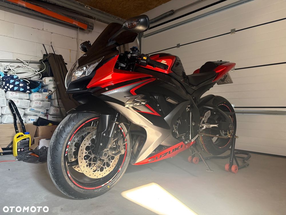 Suzuki GSX-R - 1