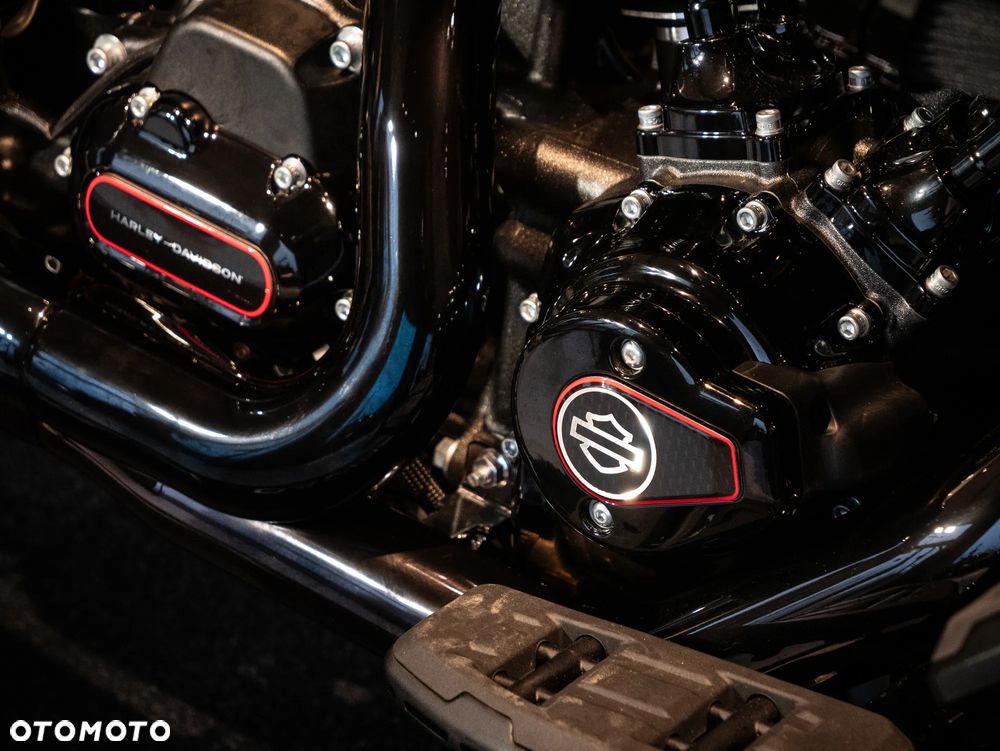 Harley-Davidson Touring Road Glide - 32