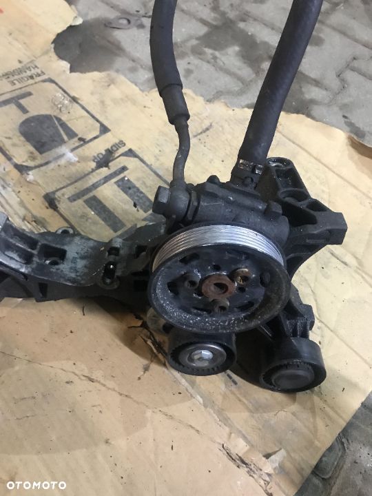 Pompa wspomagania AUDI GOLF 91128 z napinaczem - 2