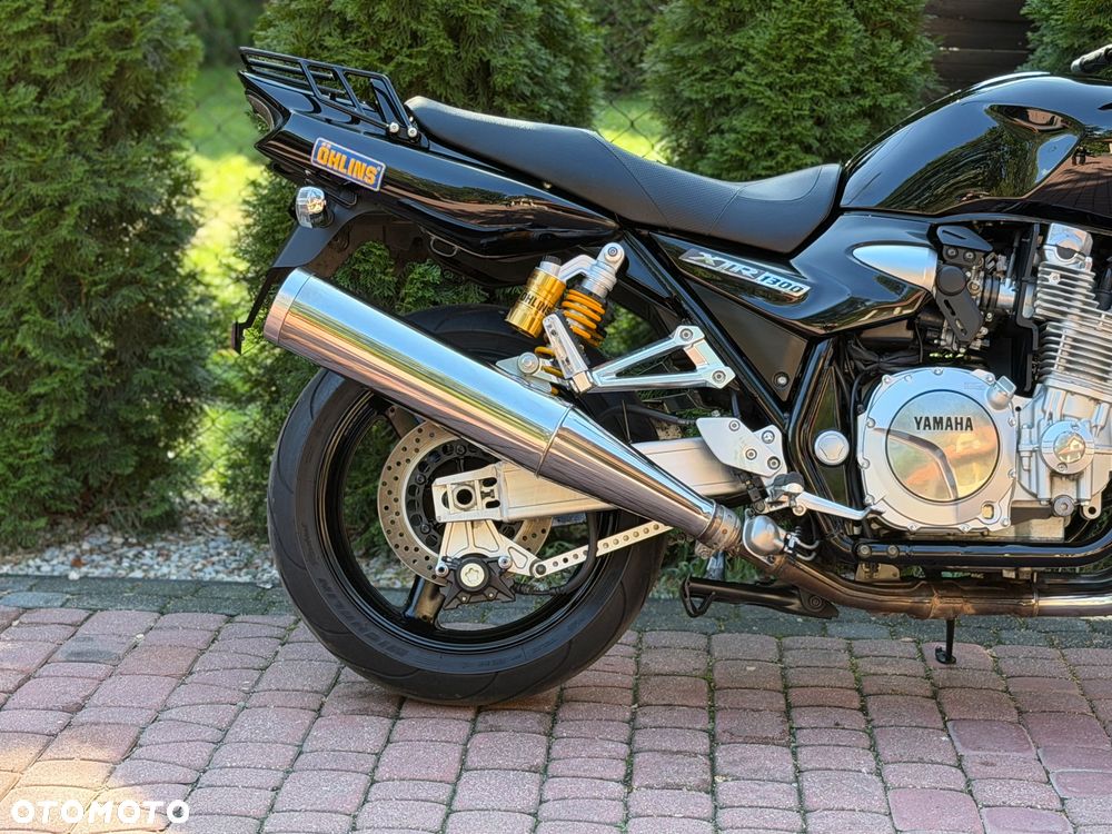 Yamaha XJR - 9