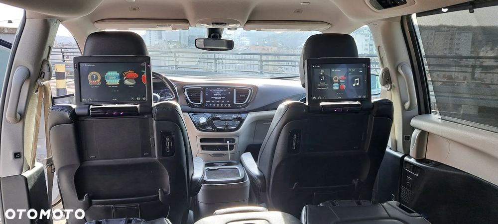 Chrysler Pacifica - 29