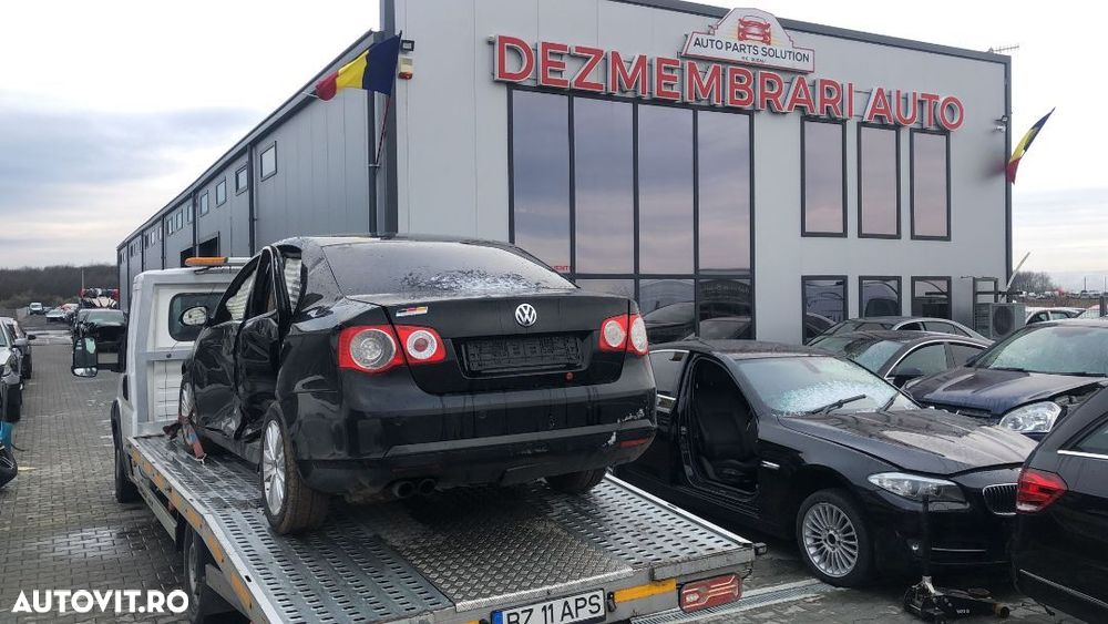 Dezmembram Volkswagen Jetta 2.0 TDI, tip motor BMM an fabr 2008 - 1