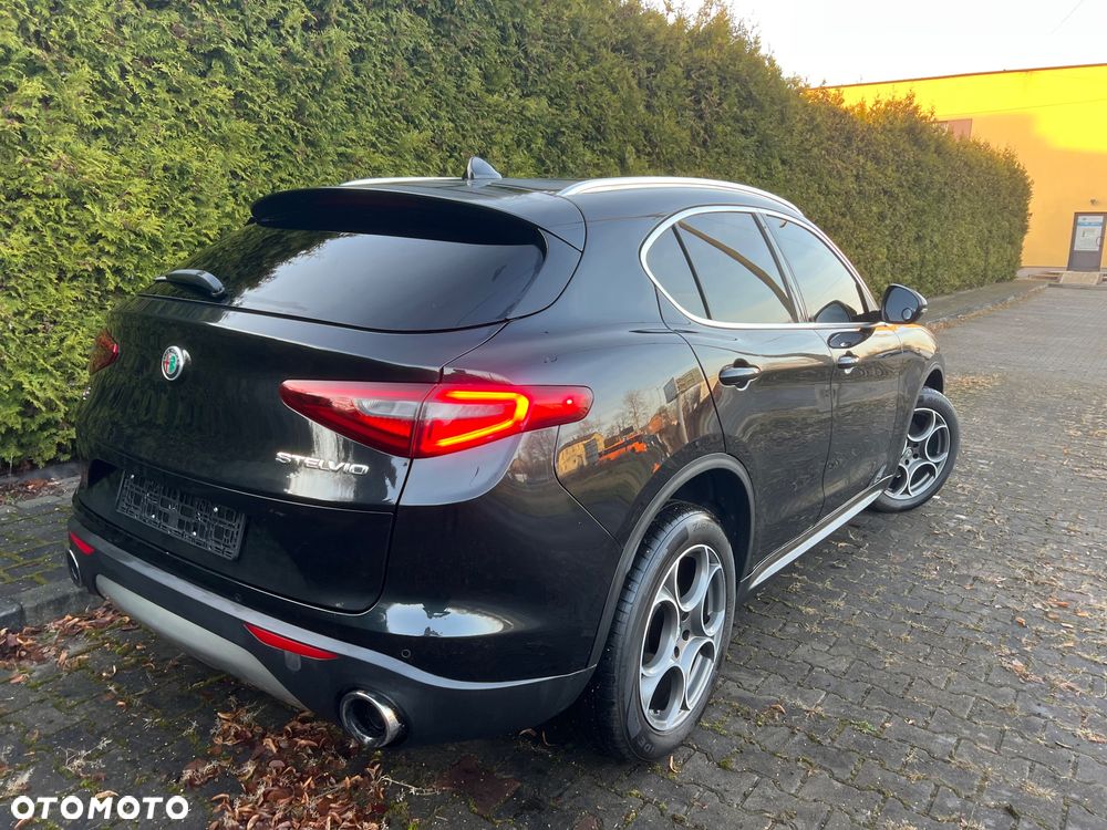 Alfa Romeo Stelvio 2.0 Turbo 16V AT8-Q4 Executive - 10