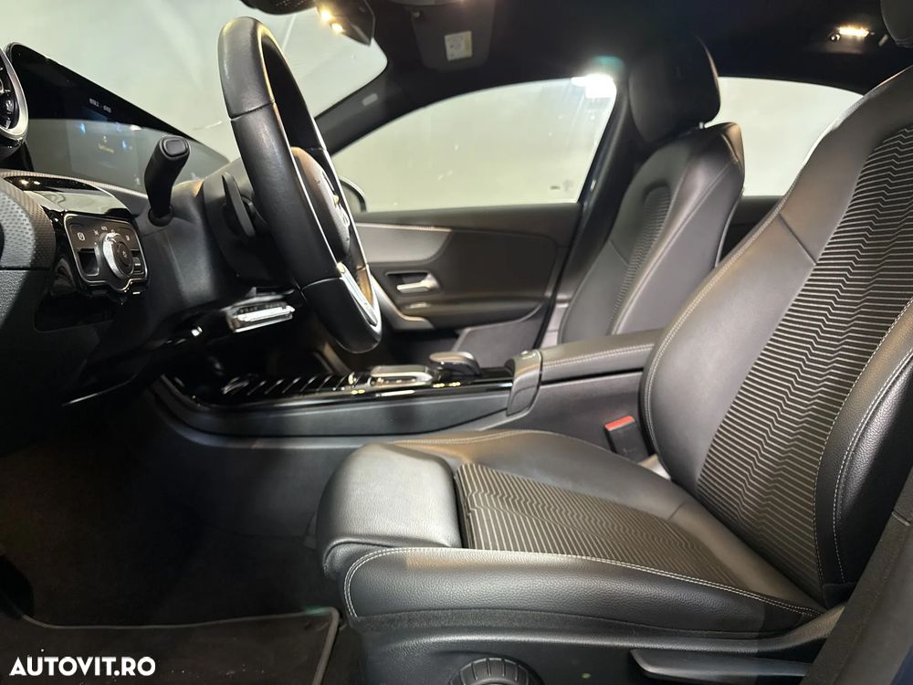 Mercedes-Benz A 200 Sedan 7G-DCT - 24