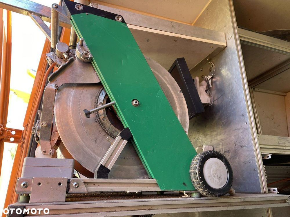 Mercedes-Benz Sprinter - 24