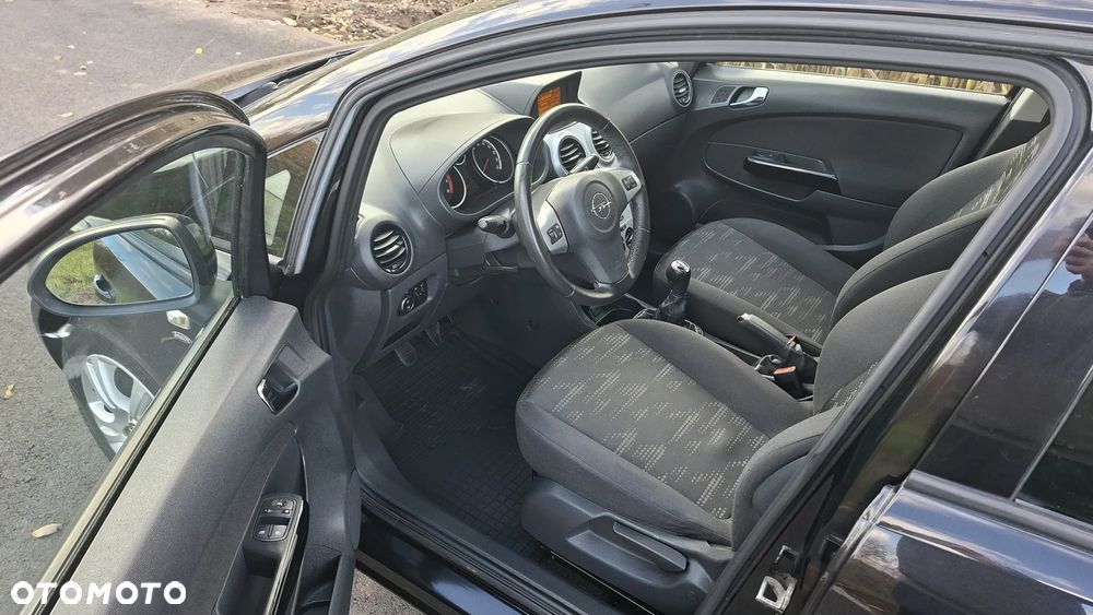 Opel Corsa 1.4 16V Satellite - 12