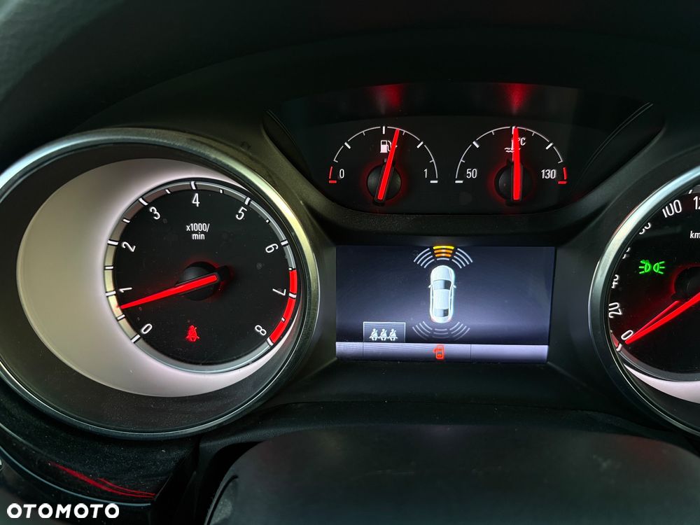 Opel Astra 1.4 Turbo Dynamic - 32