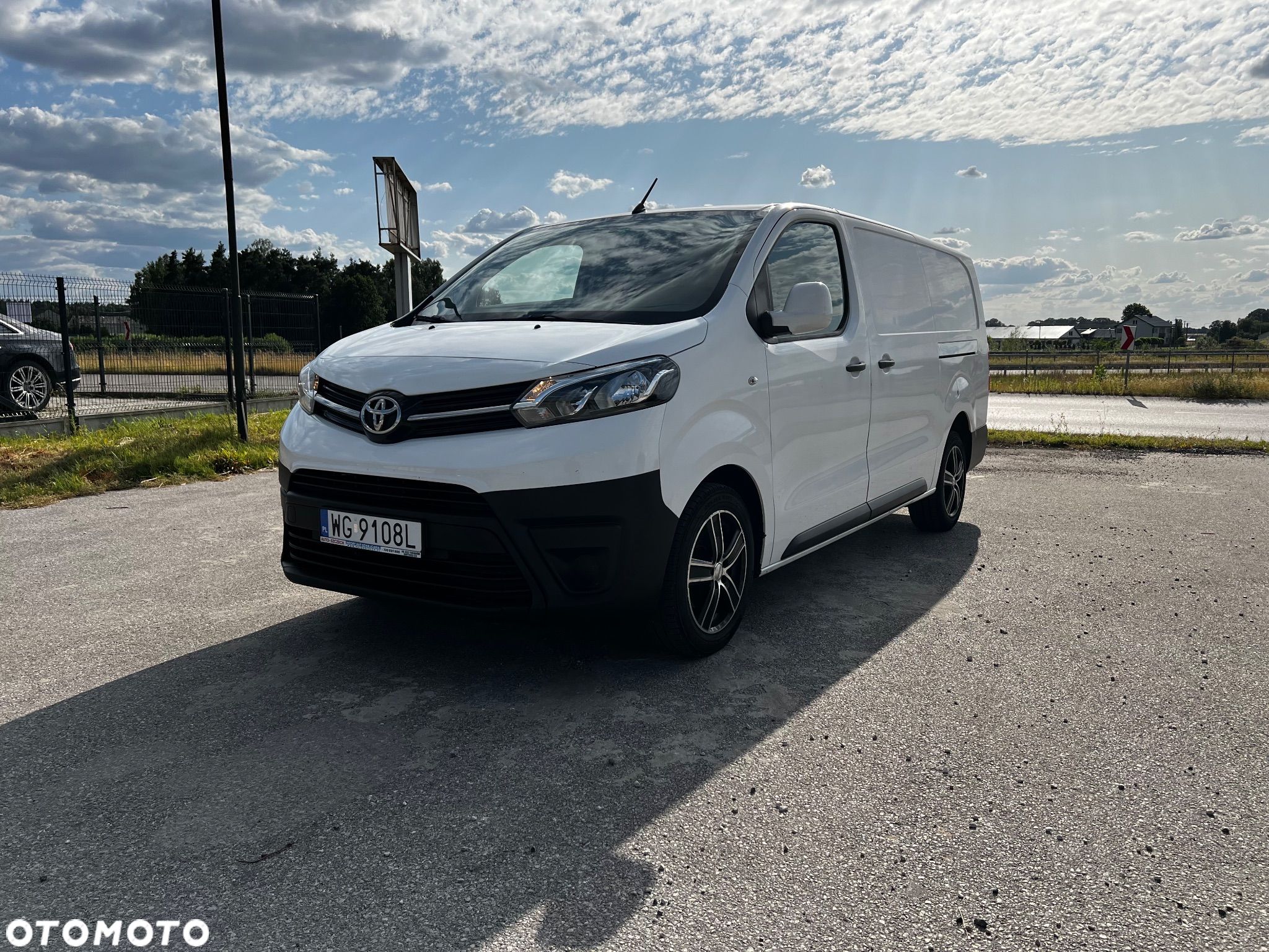 Toyota Proace - 1