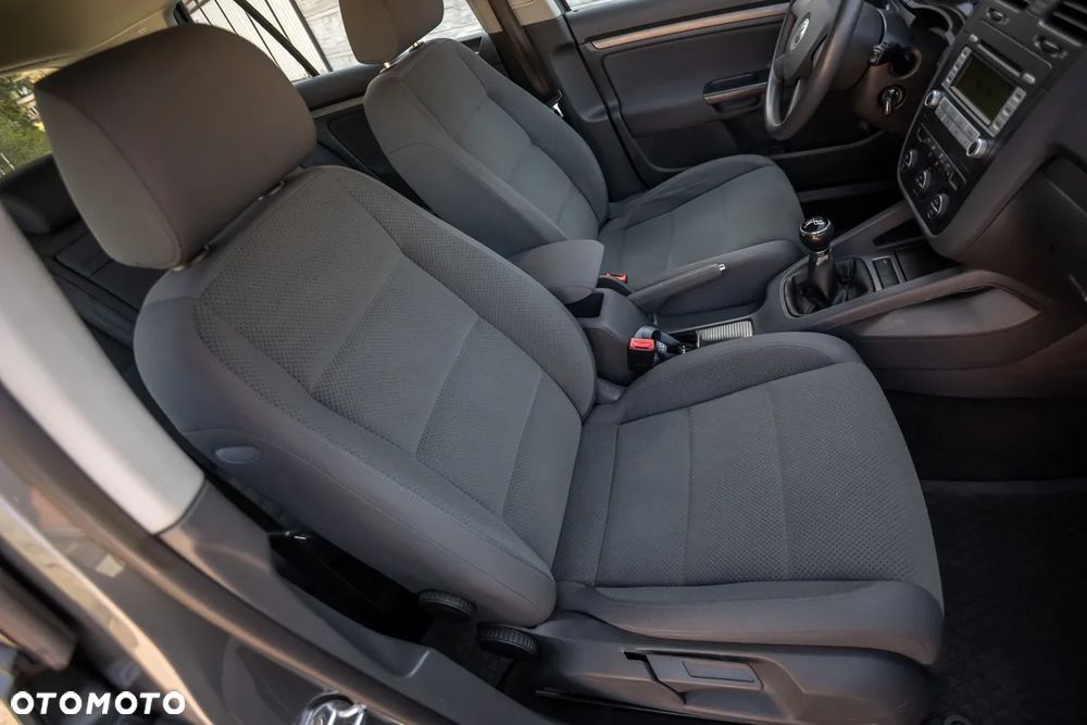 Volkswagen Golf 1.6 Comfortline - 20