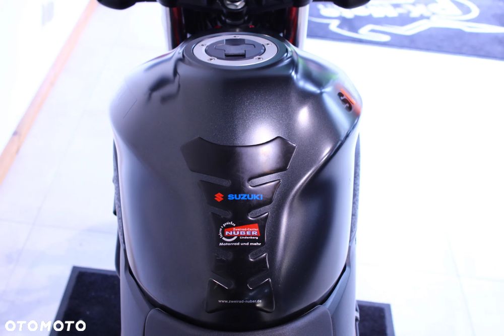 Suzuki SV - 11