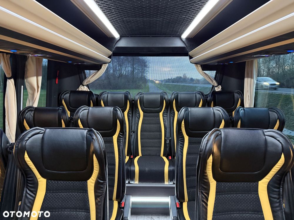 Mercedes-Benz Sprinter 519 - 38