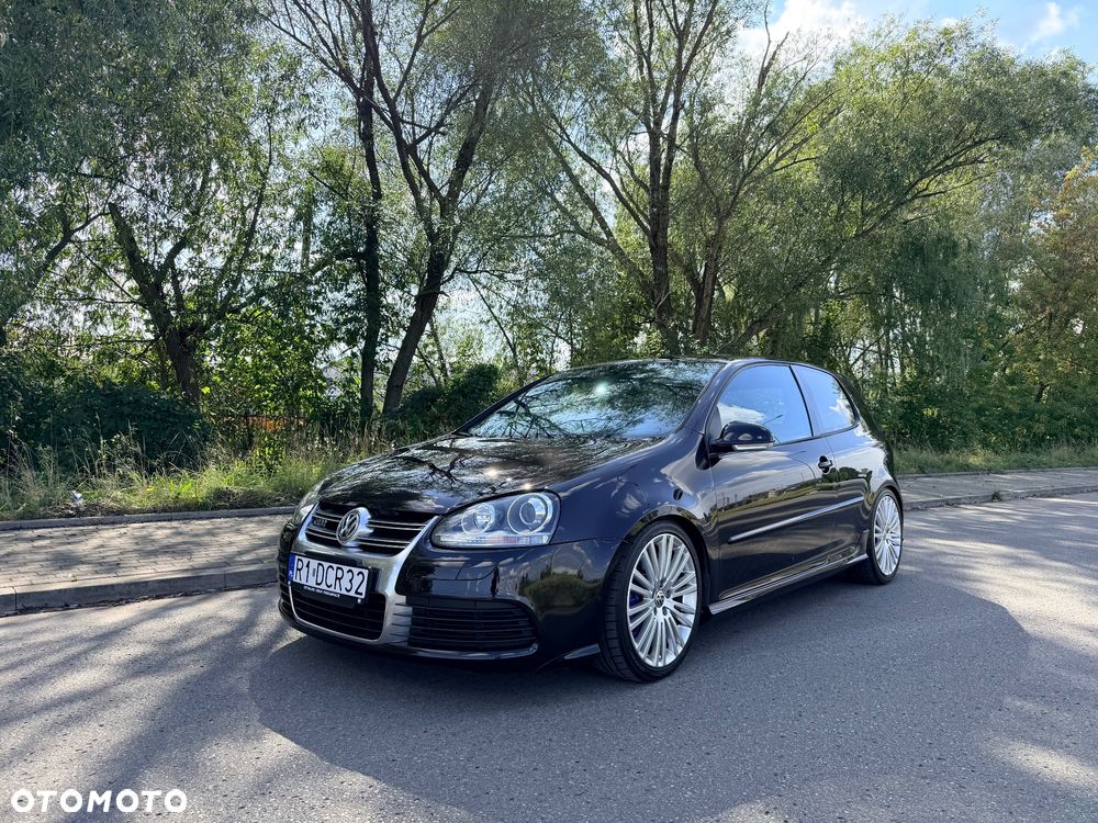 Volkswagen Golf R32 - 1