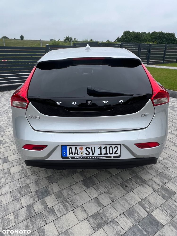 Volvo V40 D2 Drive-E Momentum - 9