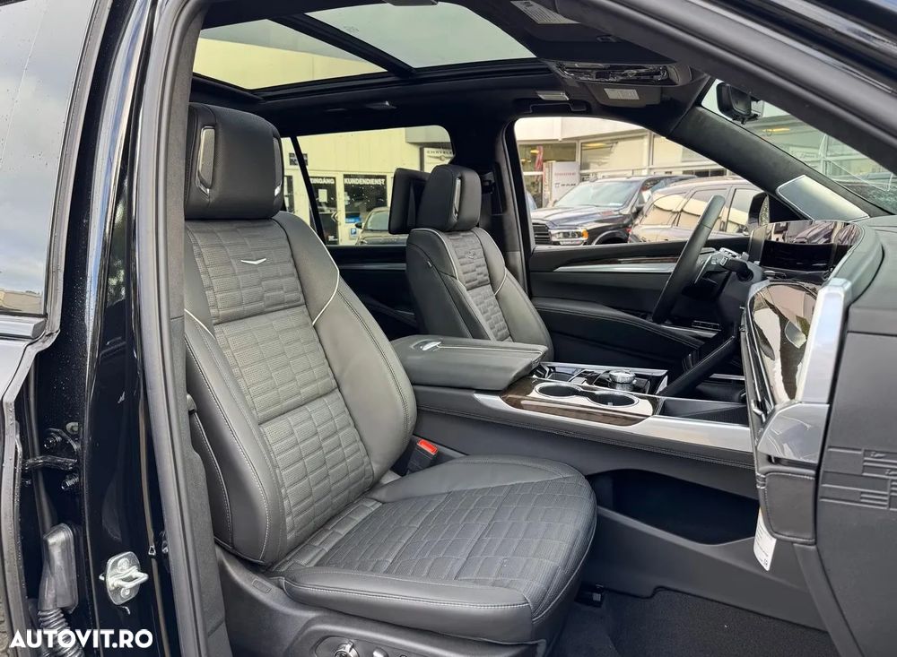 Cadillac Escalade - 12