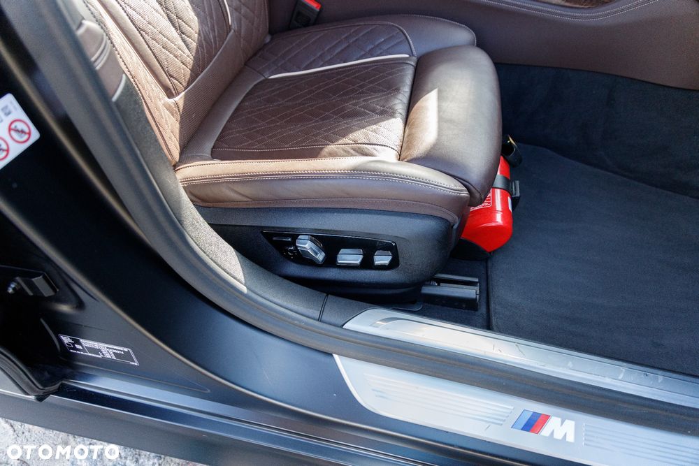 BMW Seria 7 750Li xDrive sport - 15