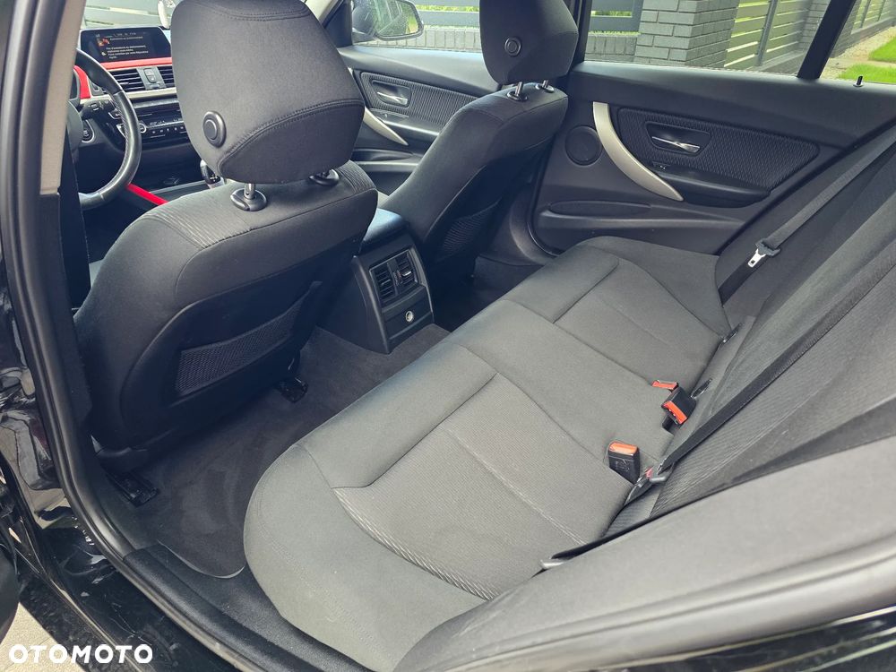 BMW Seria 3 - 16