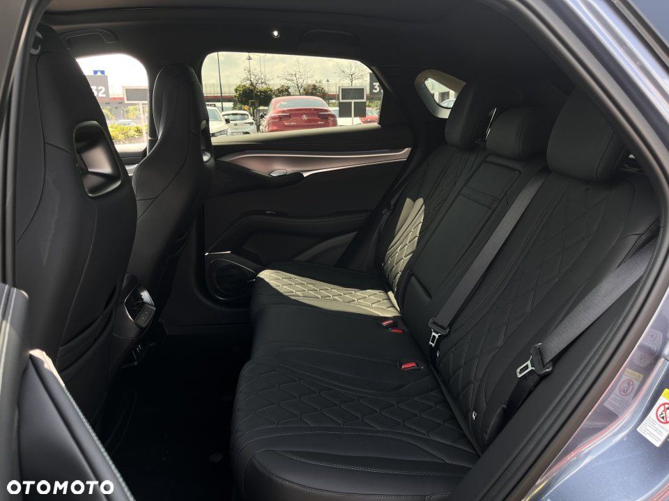 BYD Sealion 7 - 13