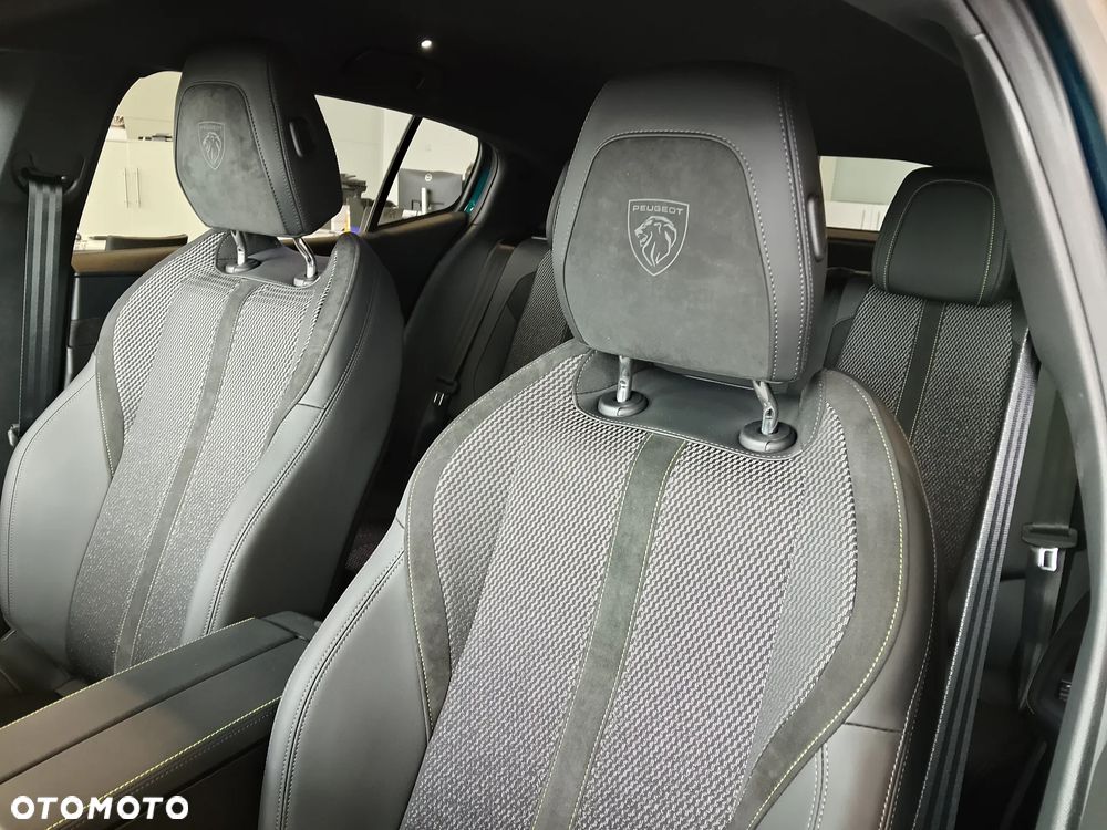 Peugeot 408 1.2 PureTech mHEV GT S&S e-DSC6 - 19