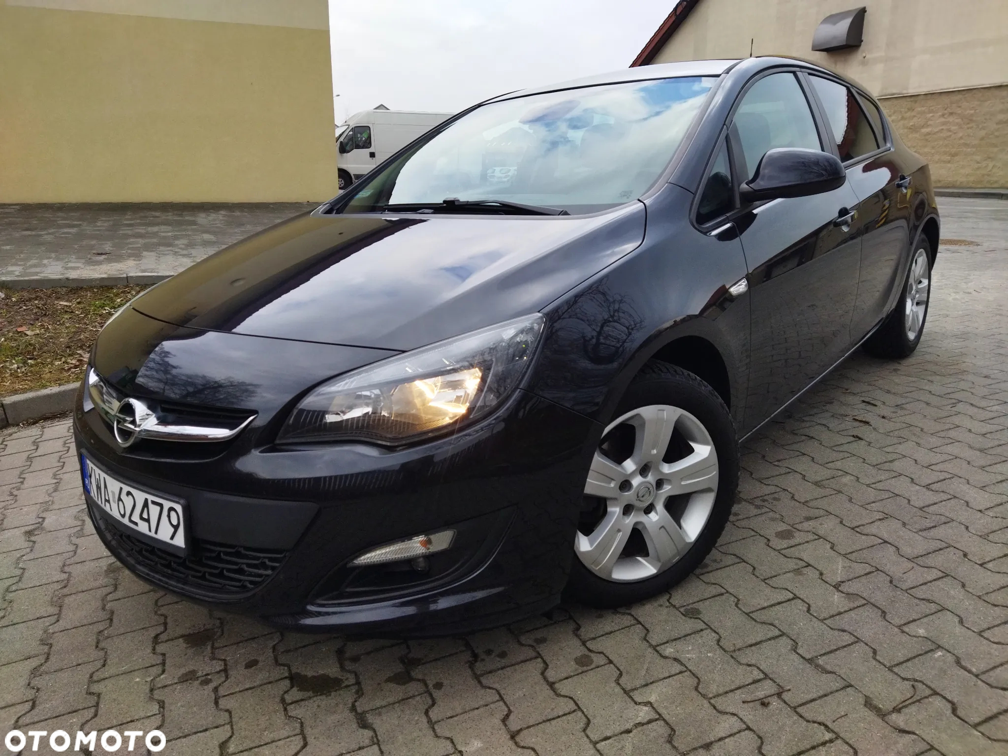 Opel Astra 2.0 CDTI DPF Design Edition - 2