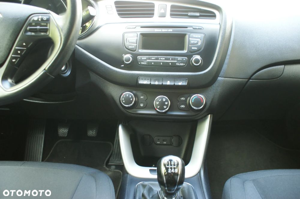 Kia Ceed - 11