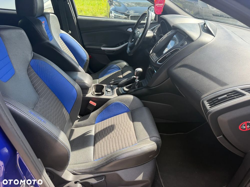 Ford Focus 2.0 EcoBoost ST mit Leder-Sport-Paket - 13