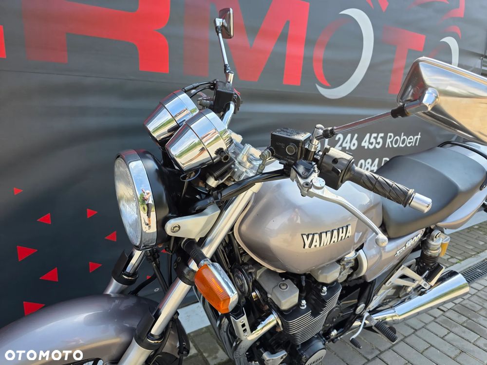 Yamaha XJR - 12