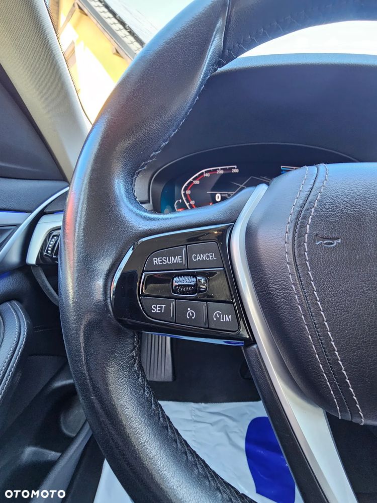 BMW Seria 5 520d Sport - 16