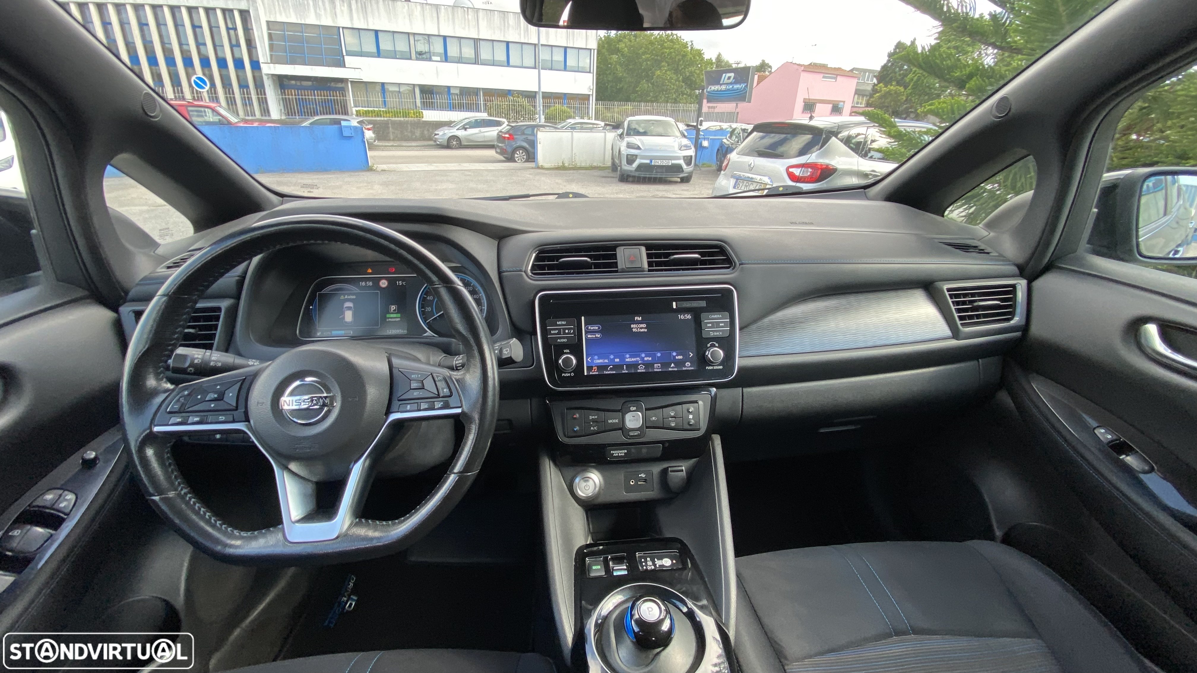 Nissan Leaf N-Connecta - 27