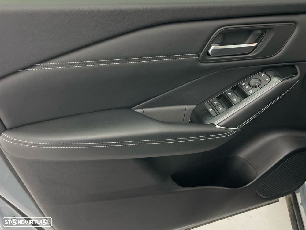 Nissan Qashqai 1.3 DIG-T N-Connecta - 17