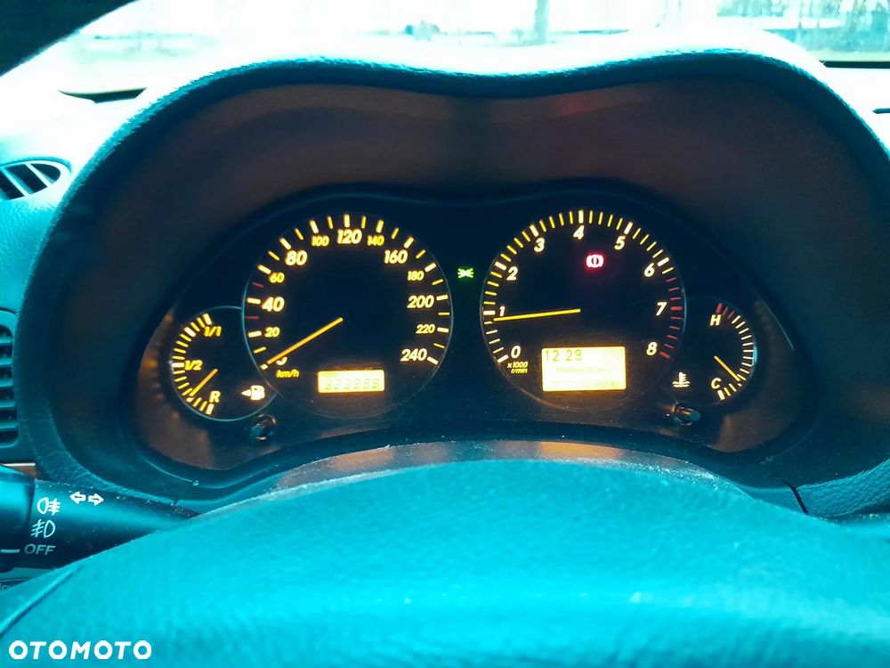 Toyota Avensis 1.8 VVT-i Luna - 2