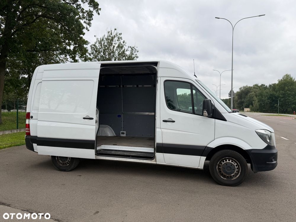 Mercedes-Benz Sprinter - 9