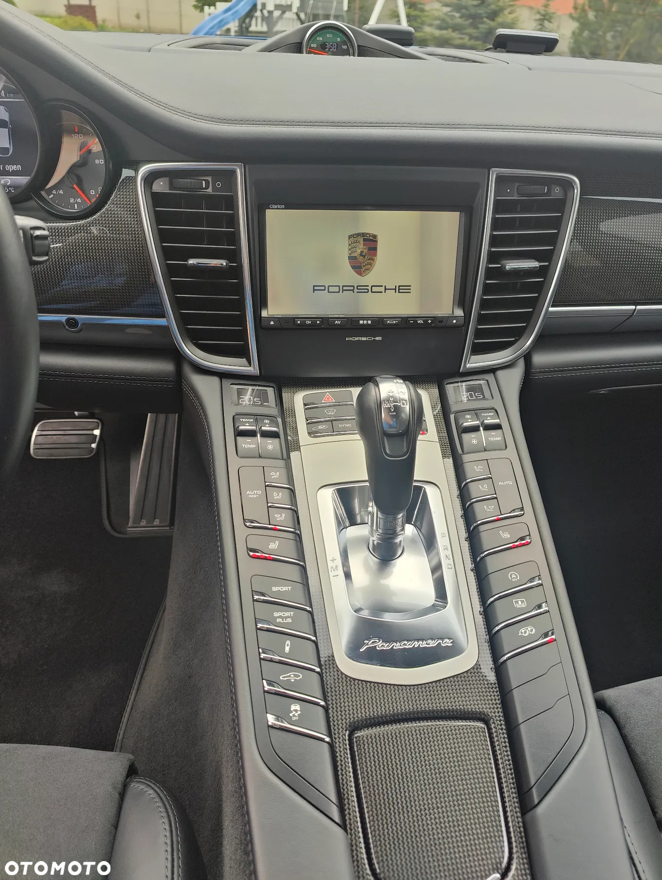 Porsche Panamera GTS PDK - 36