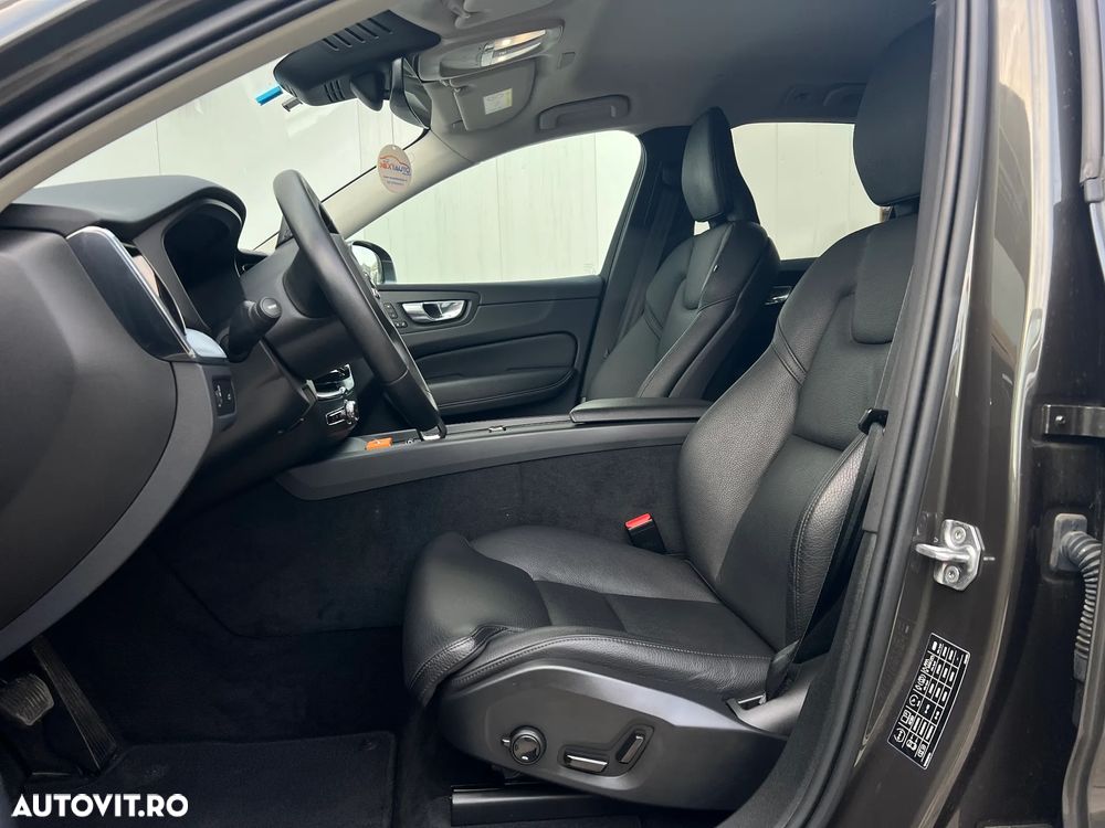Volvo XC 60 B4 D AWD Geartronic Momentum Pro - 5