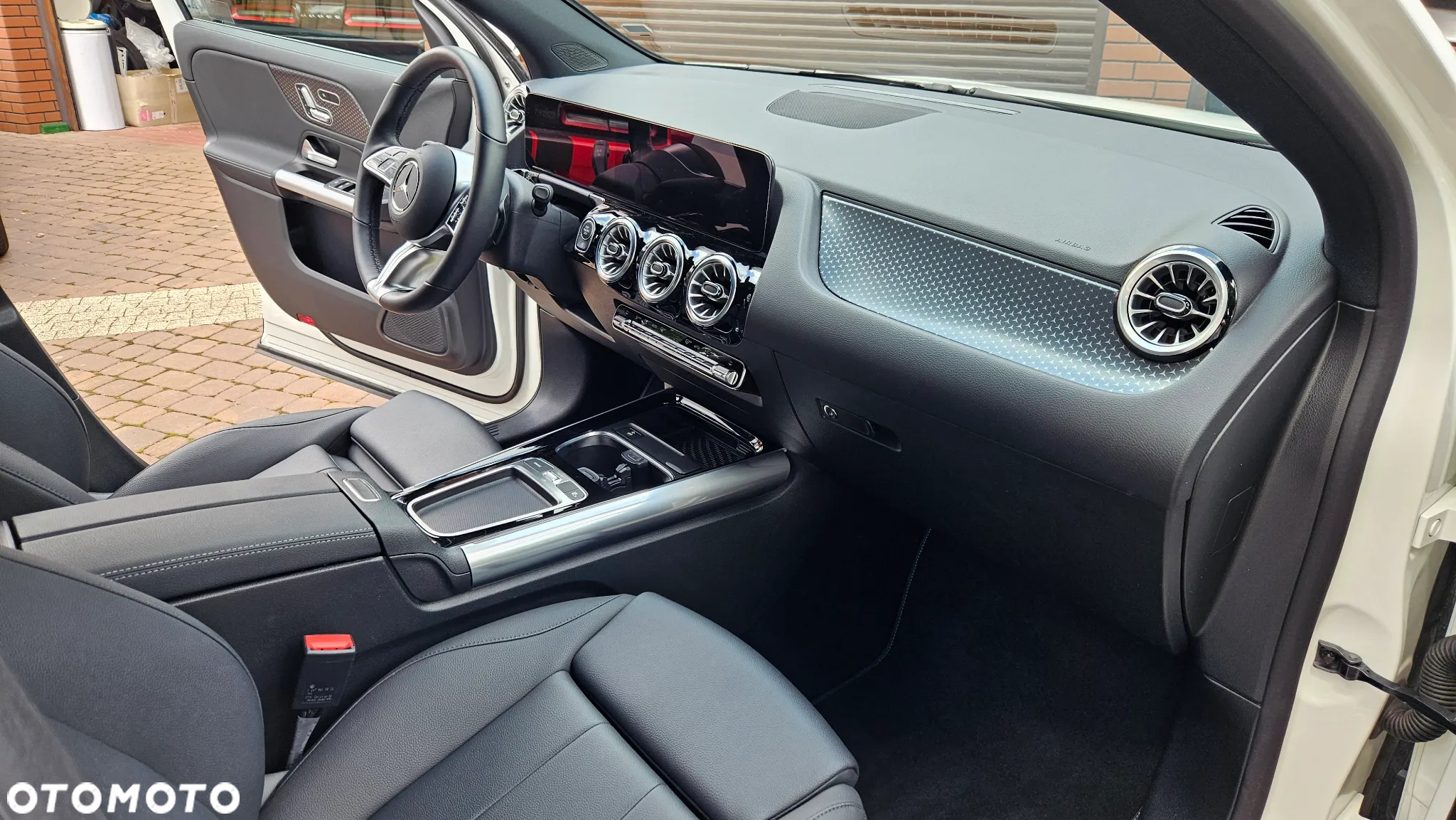 Mercedes-Benz GLA 250 4-Matic AMG Line - 28