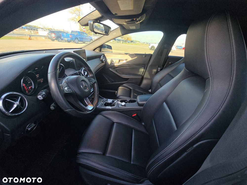Mercedes-Benz CLA - 10