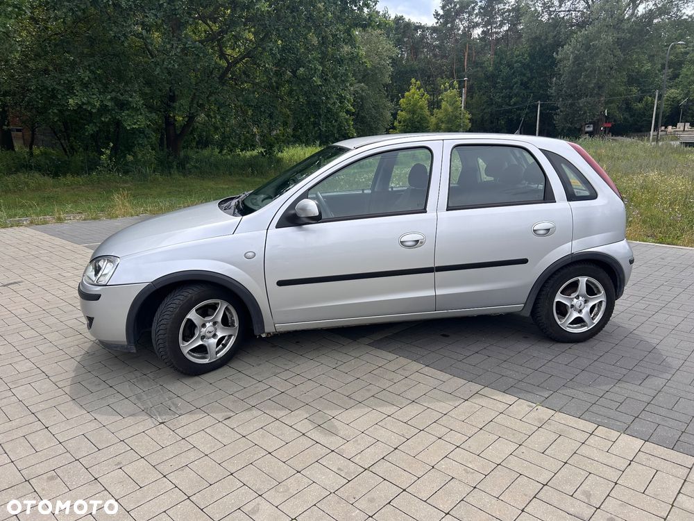 Opel Corsa 1.2 16V Cosmo - 4