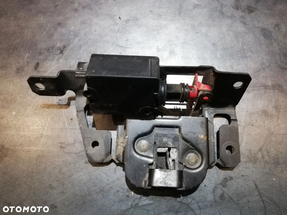 Zamek klapy bagażnika BMW e46 COMPACT SEDAN KOMBI - 2