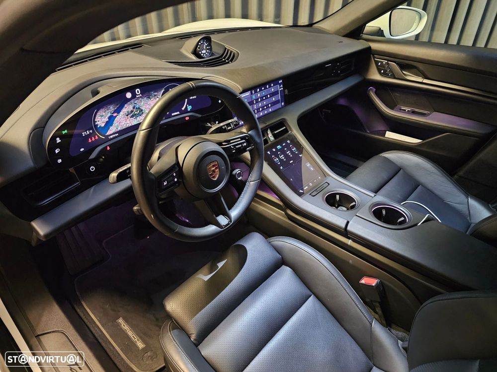 Porsche Taycan Cross Turismo 4 - 9