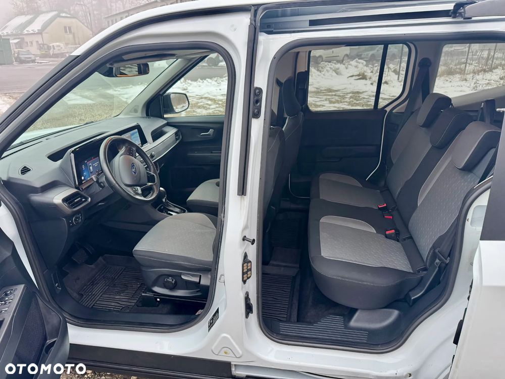 Ford Tourneo Courier 1.0 EcoBoost Titanium - 24