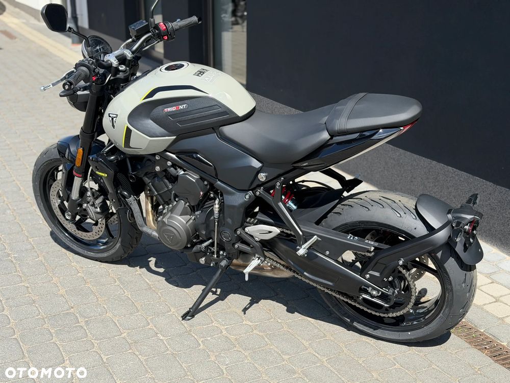 Triumph Trident - 15