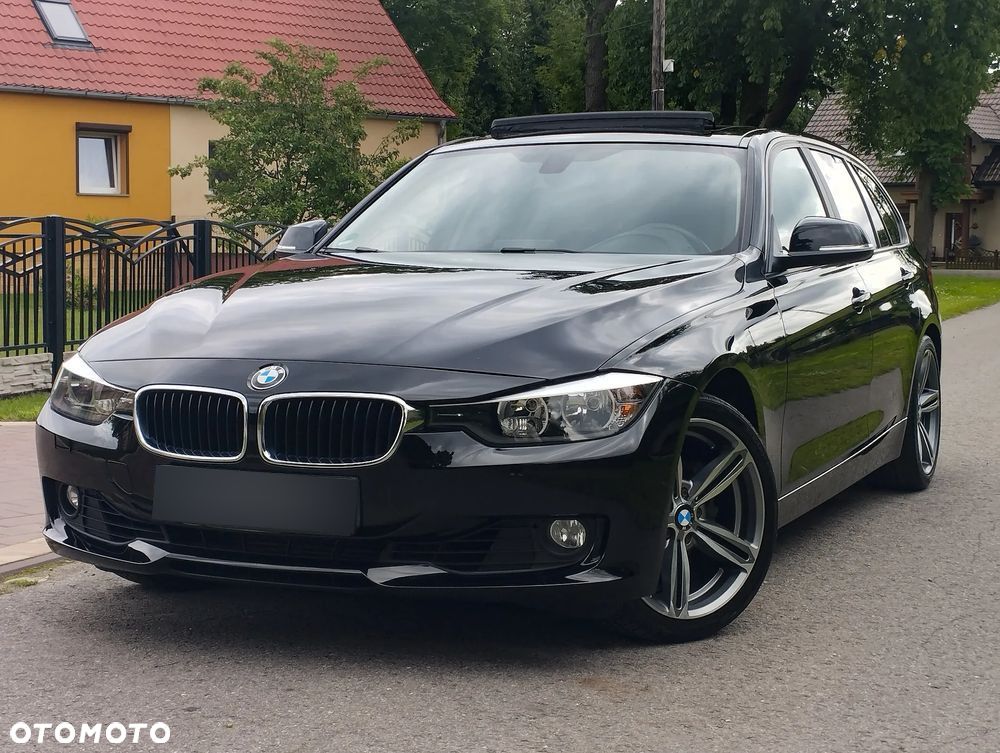 BMW Seria 3 320i Touring - 1