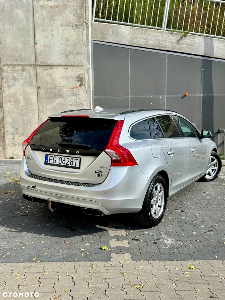 Volvo V60 D4 Geartronic Momentum - 10
