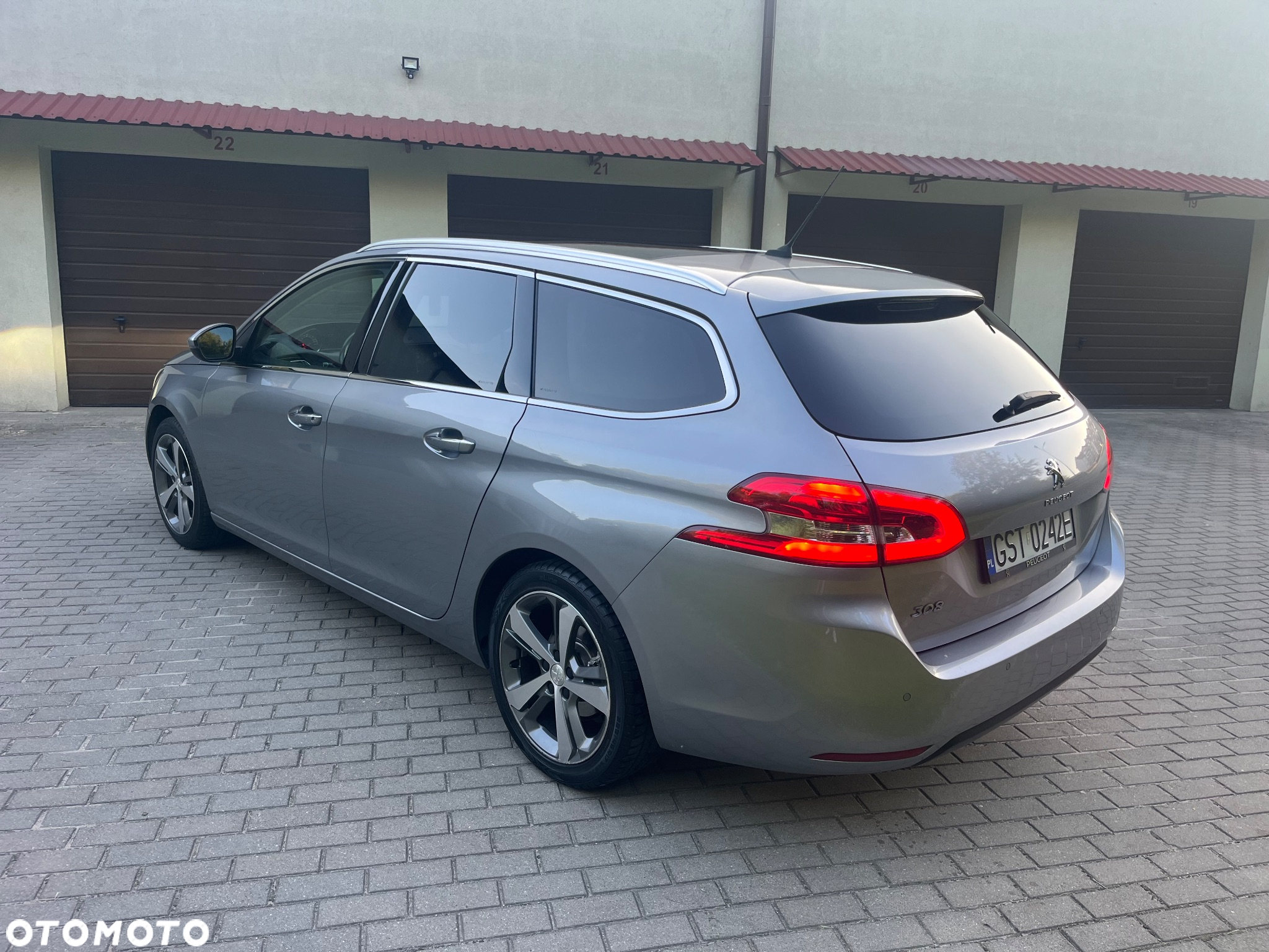 Peugeot 308 SW 1.2 PureTech Allure S&S - 3