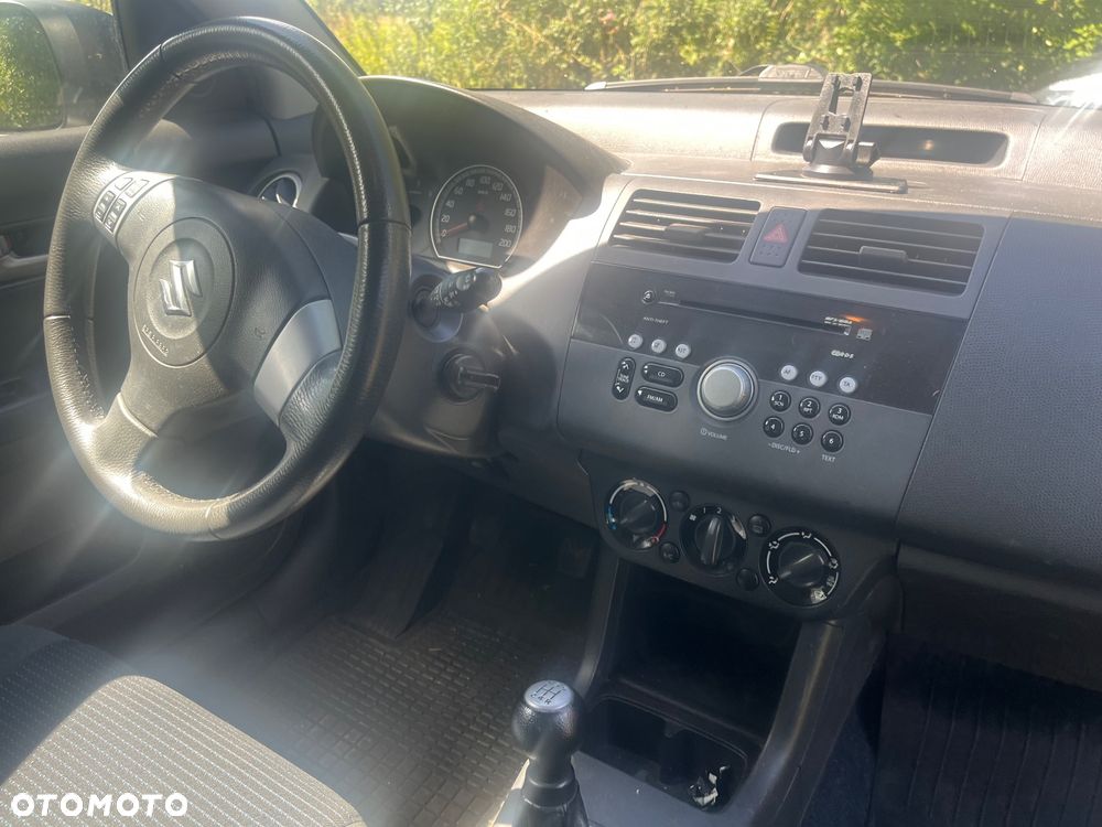 Suzuki Swift - 6