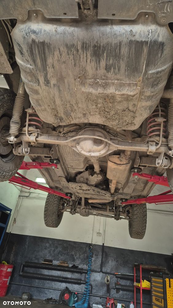 Jeep Grand Cherokee - 34
